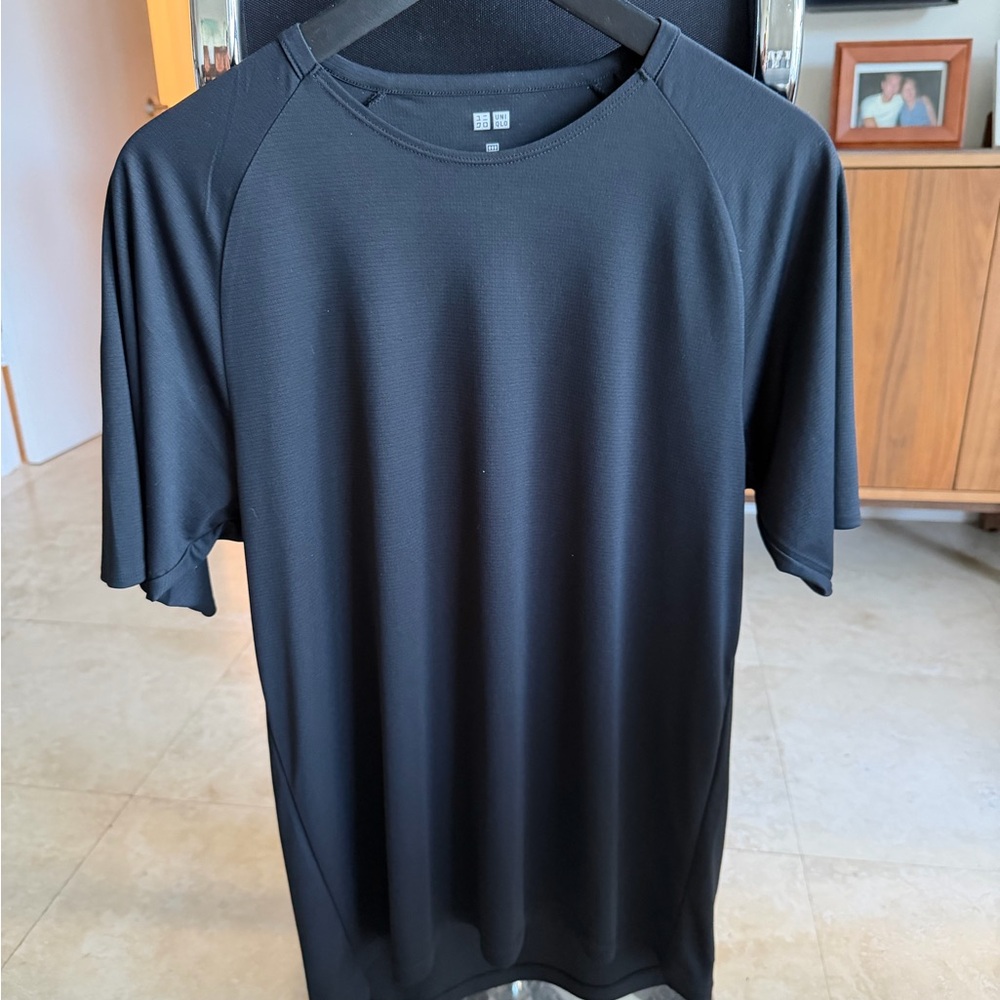 Uniqlo Black Dry-Ex light Men's Short Sleeve Tee